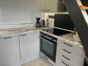 Refrigerador, horno, placa de cocina, lavavajillas