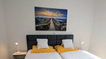 2 bedrooms, iron/ironing board, free WiFi, bed sheets