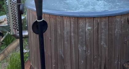 Cozy house with outdoor spa