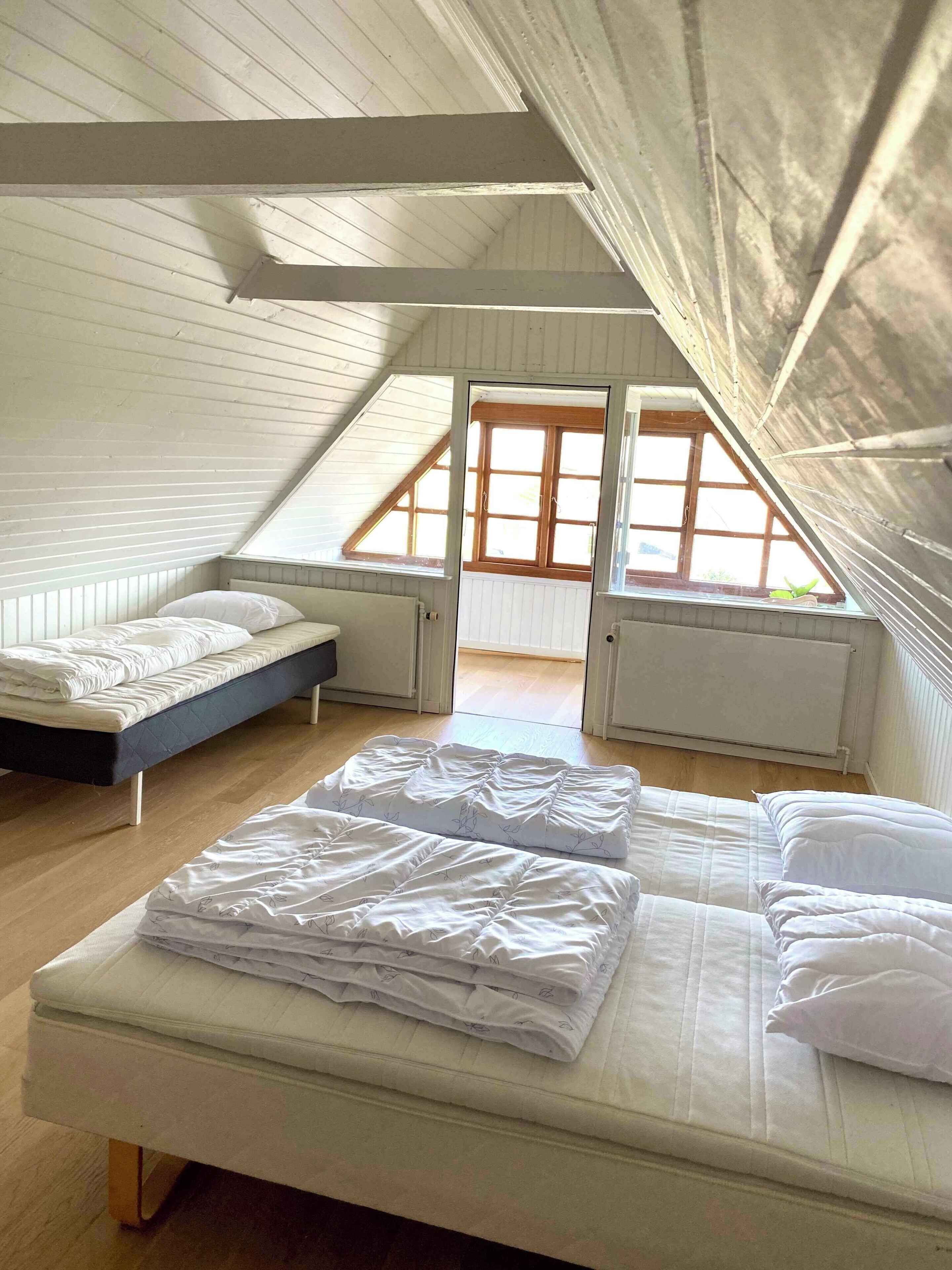 2 室のベッドルーム、WiFi (無料)