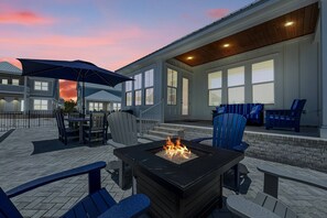 Unclassified image, 3 of 48, button