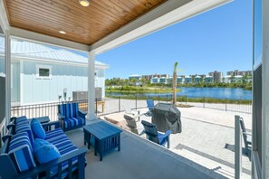 Unclassified image, 4 of 48, button