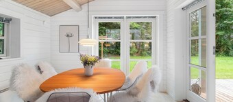 summer cottage with jacuzzi and sauna