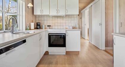 Lovely cottage within walking distance to the sea