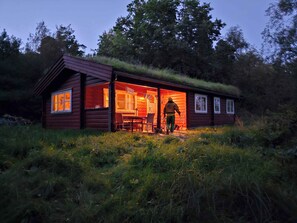 Exterior - Charming older cottage in nature (Ebeltoft)