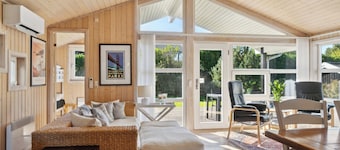 Excellent cottage with sauna and spa 10 persons