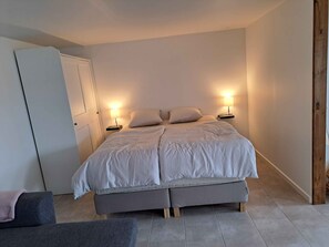 1 chambre, accès au Wi-Fi (inclus), accessible en fauteuil roulant