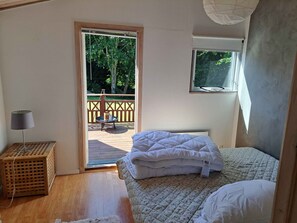 3 bedrooms, iron/ironing board, free WiFi