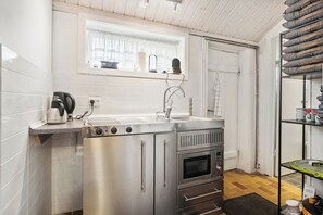 Fridge, microwave, stovetop, electric kettle