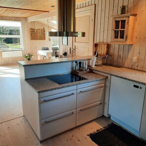 Réfrigérateur, four, plaque de cuisson, lave-vaisselle