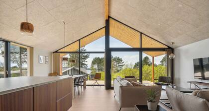 Impressive holiday cottage by the Helsnæs Bay