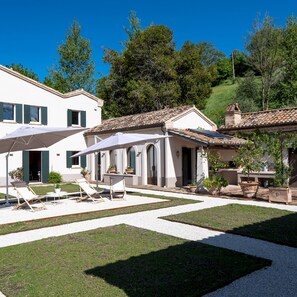 Villa | 4 bedrooms - Villa Dianella 8 2 Emma Villas (Monterubbiano)