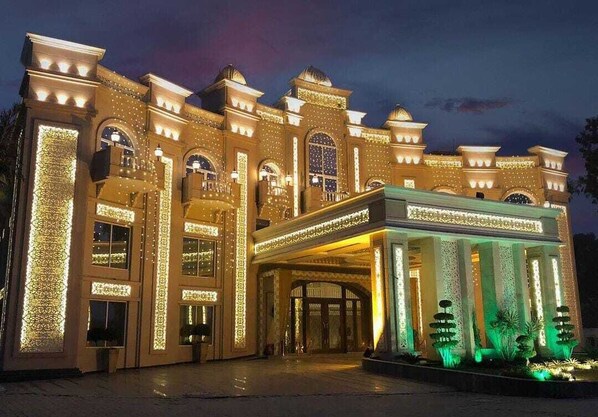 Front of property - Devrath By Big Bite Resort (Meerut)