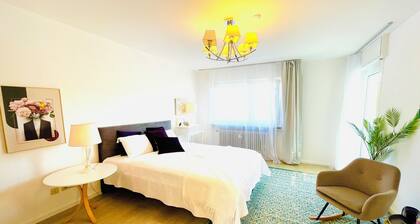 Ruhige helle Wohnung mit 130 qm im 1.OG