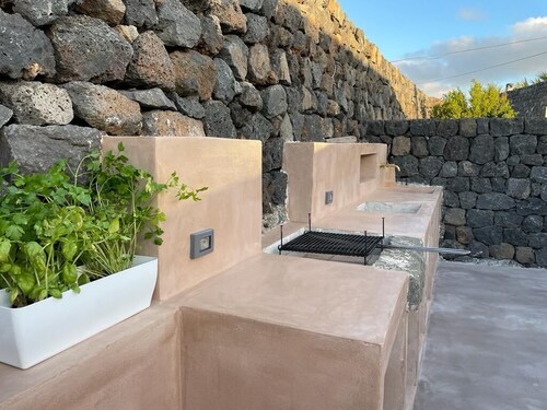 Dammuso Elisir Rosa - Private Jacuzzi and Garden