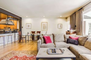 TV, offices - Two Bedroom, Two Newly Renovated Bathrooms, Deck (San Francisco)