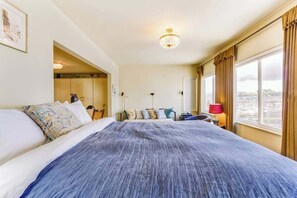 2 bedrooms, iron/ironing board, travel cot, free WiFi