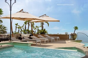 Pool - Spacious villa with pool (Taormina)