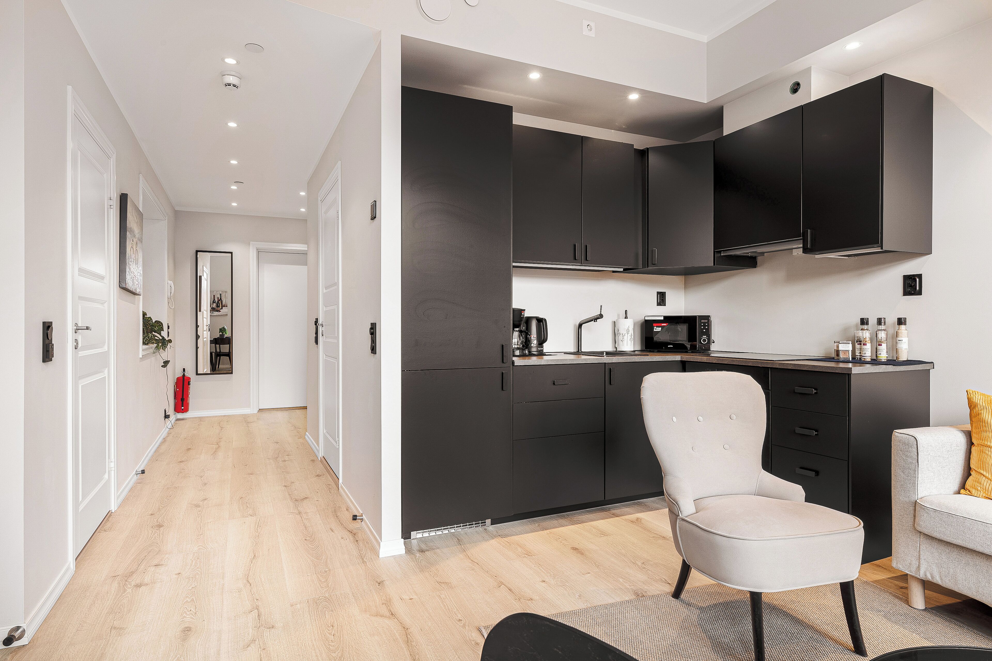 50-inch flat-screen TV with cable channels, heated floors