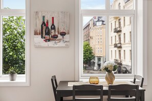 50-inch flat-screen TV with cable channels, heated floors - Allmenningen Apartments  (Bergen)