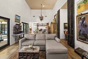 Televisión, chimenea