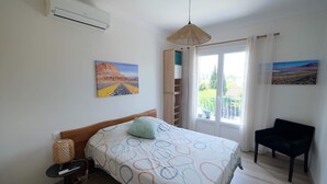 2 bedrooms, iron/ironing board, WiFi (free), bed sheets