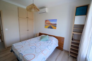 2 bedrooms, iron/ironing board, WiFi (free), bed sheets