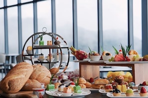 Desayuno buffet diario (MYR 80 por persona)