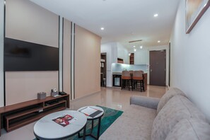 Superior Suite | Ruang tamu | 42 inci televisyen LCD dengan satelit 