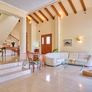 House | 5 bedrooms
