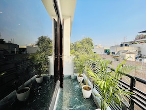 Premium Apartment | Balcony - BedChambers Serviced Apartments South (New Delhi)