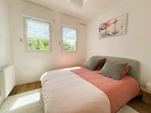 1 bedroom, iron/ironing board, free WiFi, bed sheets