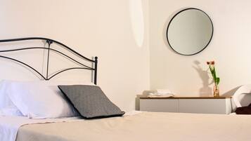 3 bedrooms, iron/ironing board, travel crib, free WiFi