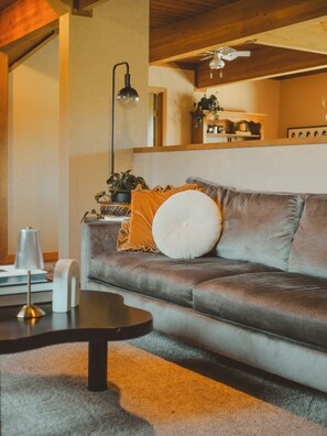 Smart TV, fireplace, offices