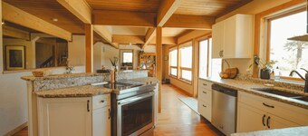 Poolside Retreat W/ Sauna Heart of Wine Country