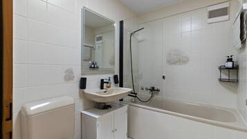 Hårføner og håndklær