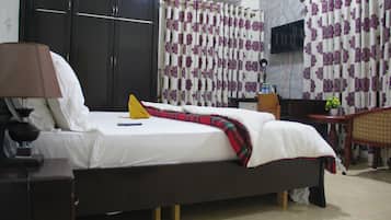 Executive-Zimmer, 1 Queen-Bett, barrierefrei, eigenes Bad | Zimmersafe, kostenloses WLAN