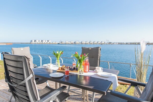 Outdoor dining - Schlei & Meer - Erste Reihe, Hund, Infrarot-sauna, Elektrokamin, E-ladesäule (Olpenitz)