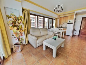 Smart TV - Mediterraneo 801. Super One-Bedroom Apartment with Great Sea Views. (Marbella)