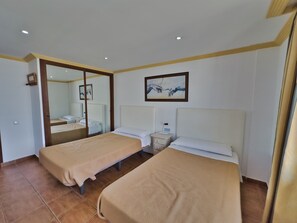 1 bedroom, iron/ironing board, Internet, bed sheets - Mediterraneo 801. Super One-Bedroom Apartment with Great Sea Views. (Marbella)