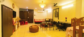 Roscotel Bay Stays 2BHK Near White Town