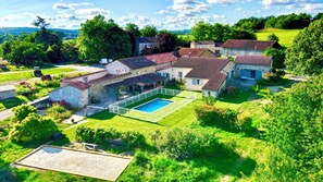 Exterior - Huge estate with swimming pool, cinema, reception hall, boules pitch and more (Nérac)
