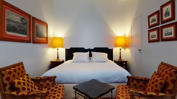 1 chambre, fer et planche à repasser, Wi-Fi, literie fournie