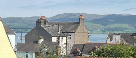 تناول الطعام بالخارج