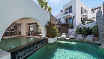 Piscina externa sazonal