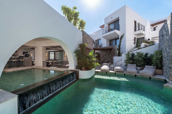 Alberca al aire libre por temporada