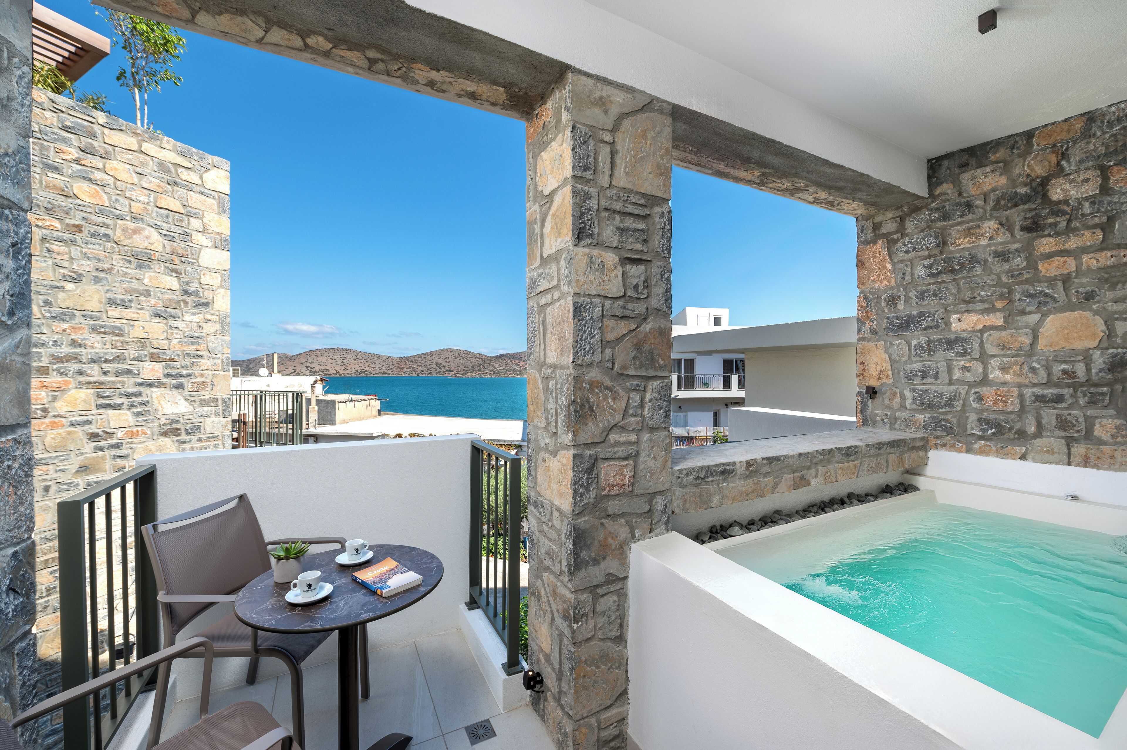 Premium Room with Jetted Tub & Sea View | Terassi/patio