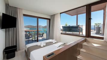 Executive Room with Outdoor Jetted Tub & Sea View | 1 間睡房、房內夾萬、隔音、熨斗/熨衫板