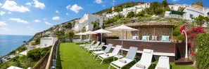 Property grounds - Luxury Seafront Villa in Praiano with Spa and Indoor Heated Pool (Praiano)