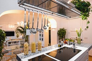 Fridge, microwave, oven, stovetop - Luxury Seafront Villa in Praiano with Spa and Indoor Heated Pool (Praiano)